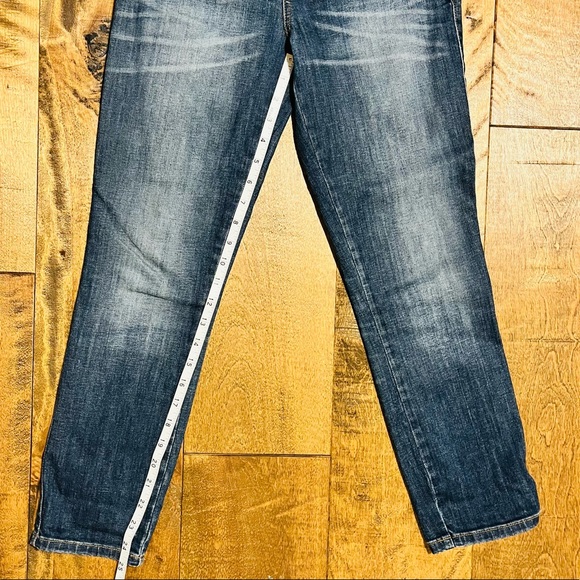 Guess Mid-rise Cropped Jeans, Medium Wash, US Size 26 - Picture 12 of 12